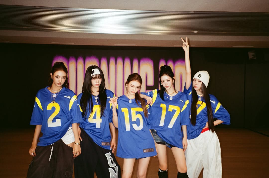 Meovv Football Jersey