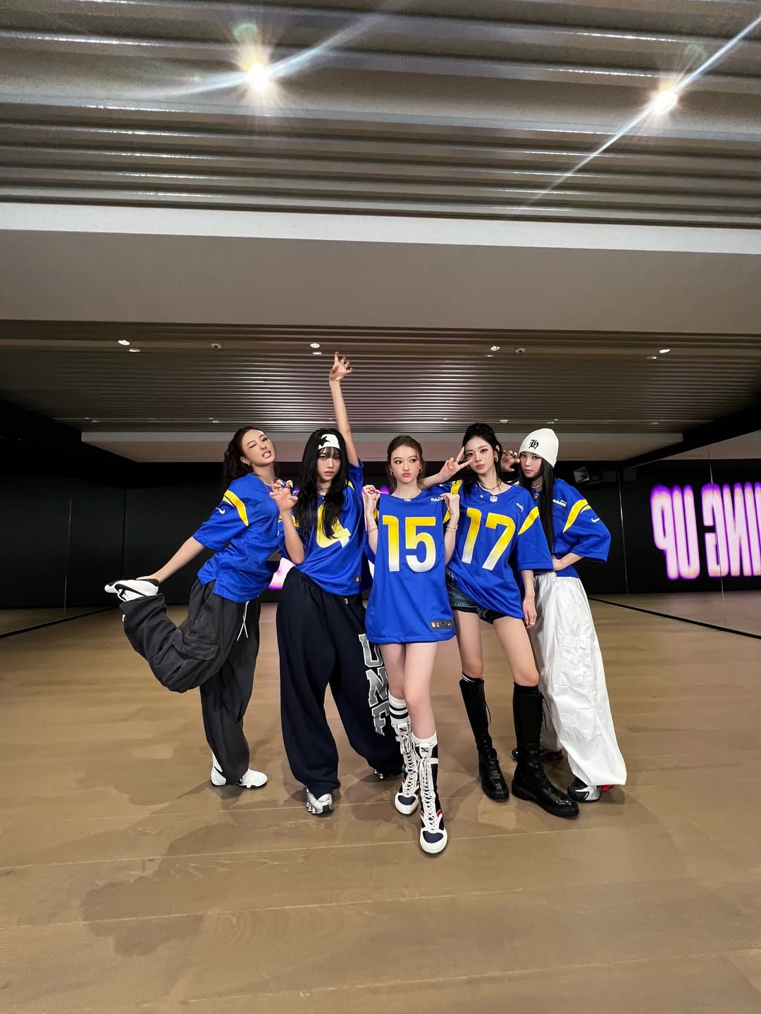 Meovv Football Jersey