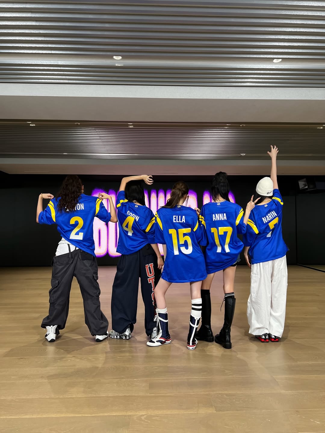 Meovv Football Jersey